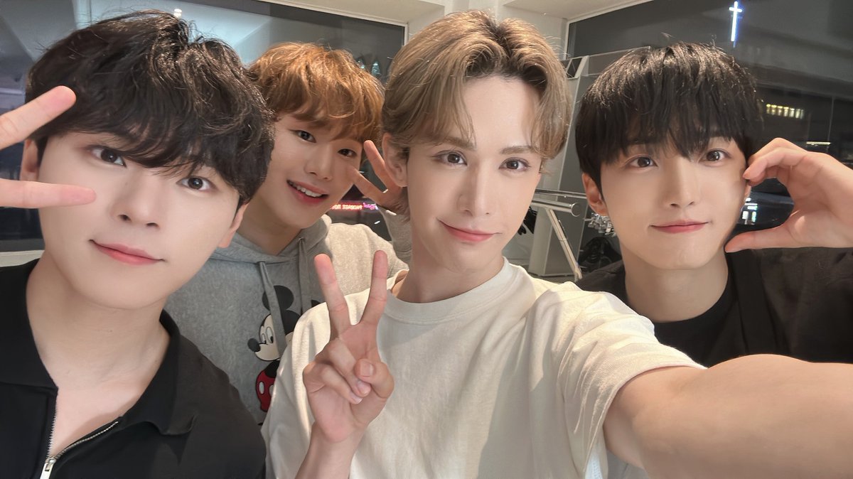 💧X/INSTAGRAM🔥
240515

🇬🇧 [PHOTO] 
💧💧🔥🔥I think we're becoming more like each other?🤭
Please look forward to POSSIBLE!!

🇨🇵 Traduction ⬇️ 

@Weare_WATERFIRE
@/waterfire_official 

#워터파이어 #waterfire #선율 #우무티 #최수환 #강하윤 #sunyoul #wumuti #choisuhwan #kanghayoon