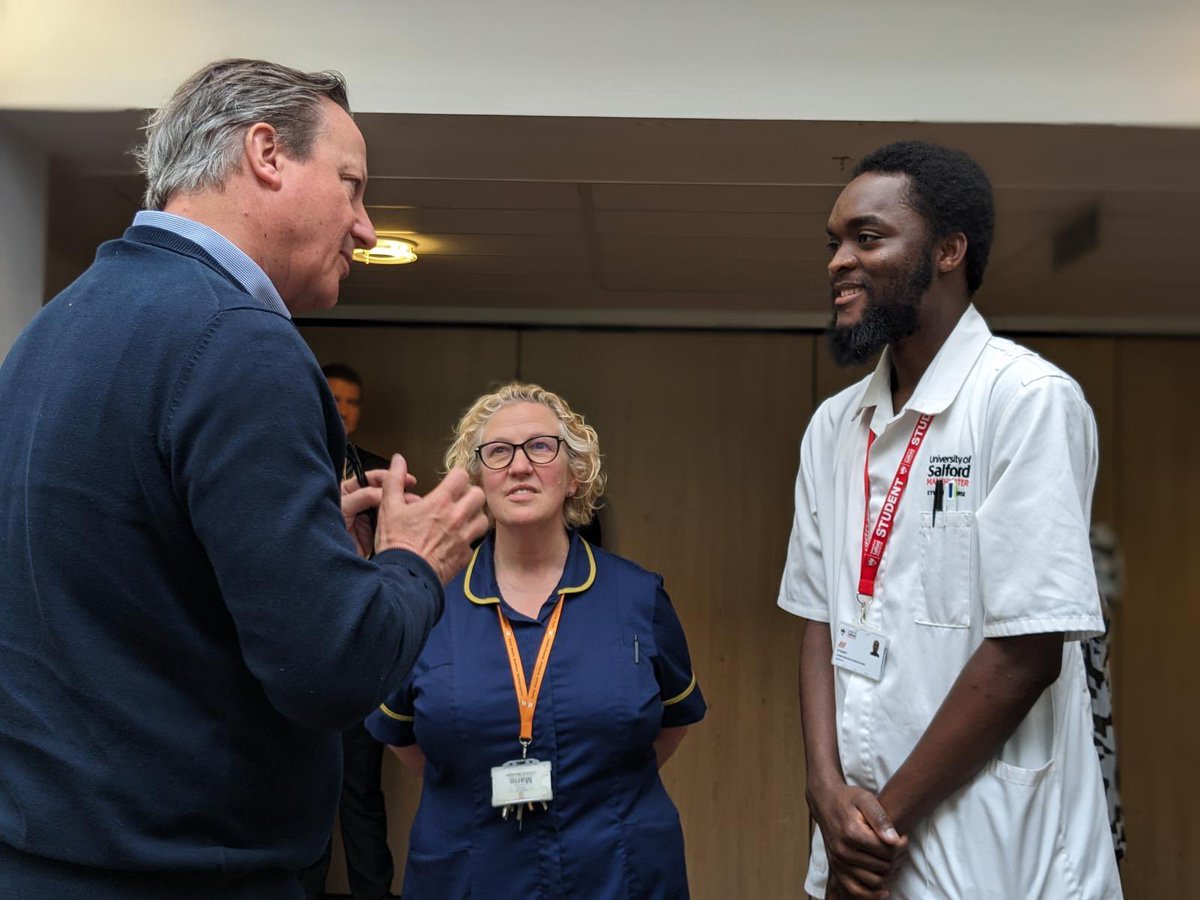 David Cameron tweet media