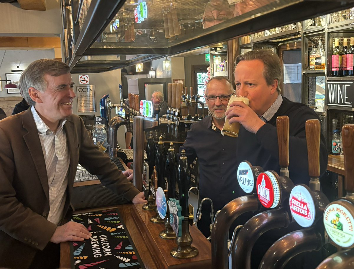 David Cameron tweet media