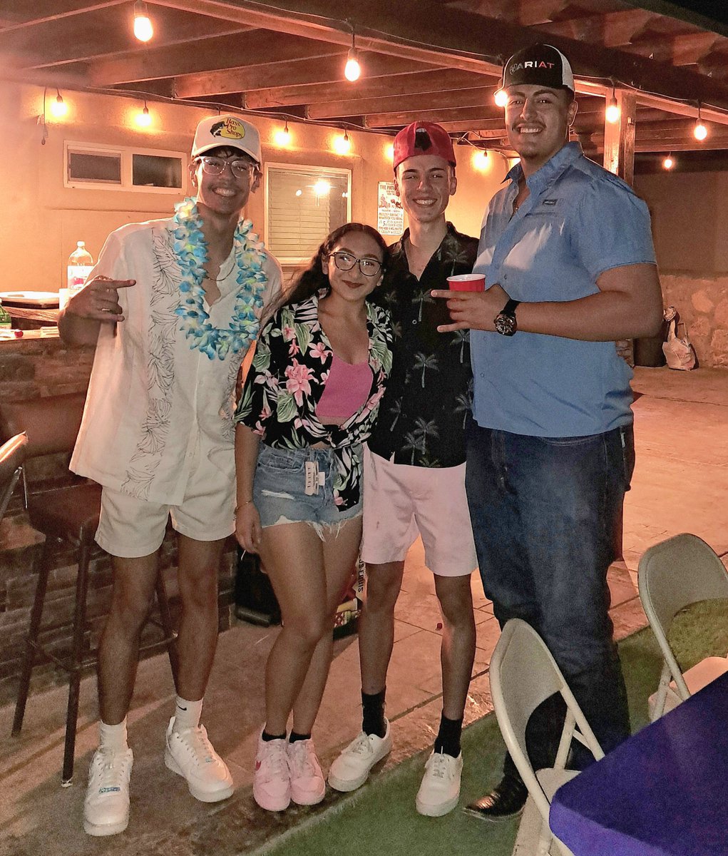 FalconsBoostBB's tweet photo. As June 1st draws closer we love to see our Class of 2024 Falcons celebrating together. These kids are the future of our community. They have grown up together, built everlasting bonds and cheered each other along through all adversities. https://t.co/BQNQjVuxZC