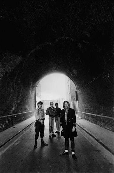 Christian_Culto's tweet photo. + 𝕋ℍ𝔼 ℂ𝕌𝕃𝕋 // 𝔻ℝ𝔼𝔸𝕄𝕋𝕀𝕄𝔼 // 40 +
Lambeth, London 1984
📸 Derek Ridgers
⚡ CFFC ⚡
*
*
*
{ #40years #anniversary #dreamtime #8424 #album #debut #thecult #ianastbury #jamiestewart #billyduffy #nigelpreston #lambeth #lambethpalace #london @officialcult @TheBillyDuffy https://t.co/7TtlddfwJf