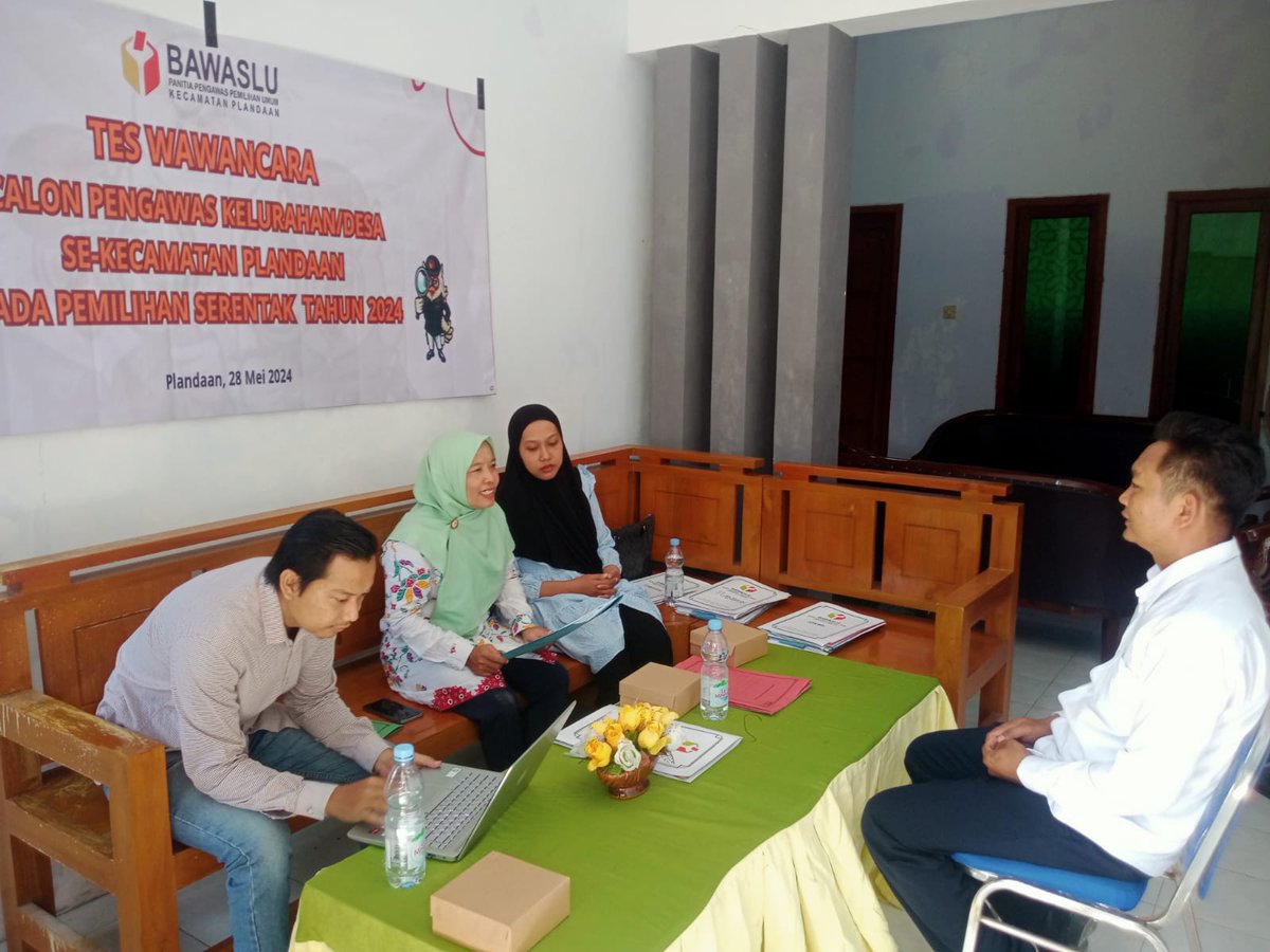 Panwasplandaan's tweet photo. Pelaksanaan Test Wawancara Calon Pengawas Kelurahan/Desa Se-Kecamatan Plandaan. 
Pada Pemilihan Serentak Tahun 2024.
28 Mei 2024.

#Bawaslu
#BawasluJatim
#BawasluJombang
#Panwaslu
#AwasiCegahTindak
#BawasluMengawasi
#AyoAwasiBersama
#PemiluPemilihan2024 https://t.co/mATwcExupF