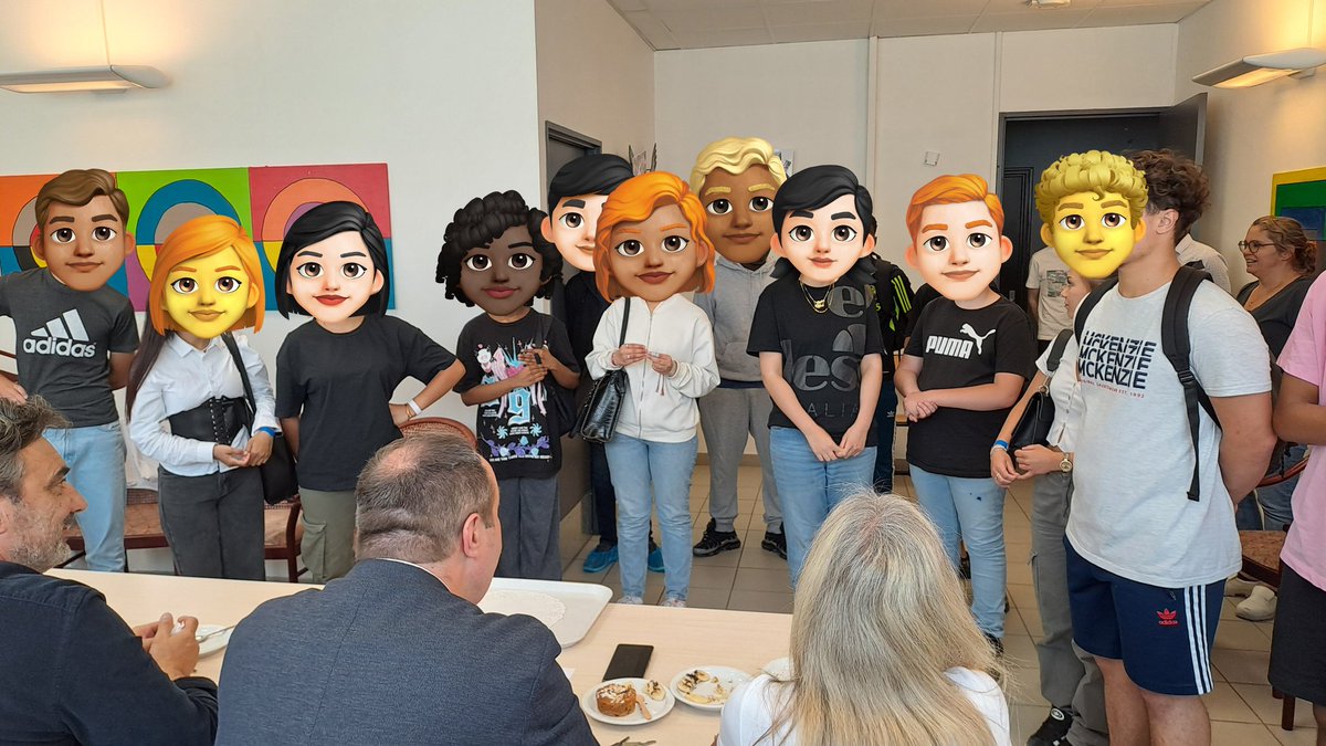 E.R.E collège La Marquisanne Toulon (83) (@eremarquisanne) on Twitter photo Les 2 graines d'Entreprise #facevar sont réunis pour 1 concours de pâtisserie 🧁"Graine de Chef".Élèves de la MLDS <a href="/collegegenevoix/">collège Maurice Genevoix</a> et 3.1 Segpa <a href="/LaMarquisanne83/">Collège La Marquisanne</a> sont en compétition pour présenter leurs Muffins au jury avec <a href="/IENToulon2/">IEN TOULON 2</a> 🙏.👏aux participants.👏Nesrine et Ranim🥇😋 Les 2 graines d'Entreprise #facevar sont réunis pour 1 concours de pâtisserie 🧁"Graine de Chef".Élèves de la MLDS <a href="/collegegenevoix/">collège Maurice Genevoix</a> et 3.1 Segpa <a href="/LaMarquisanne83/">Collège La Marquisanne</a> sont en compétition pour présenter leurs Muffins au jury avec <a href="/IENToulon2/">IEN TOULON 2</a> 🙏.👏aux participants.👏Nesrine et Ranim🥇😋