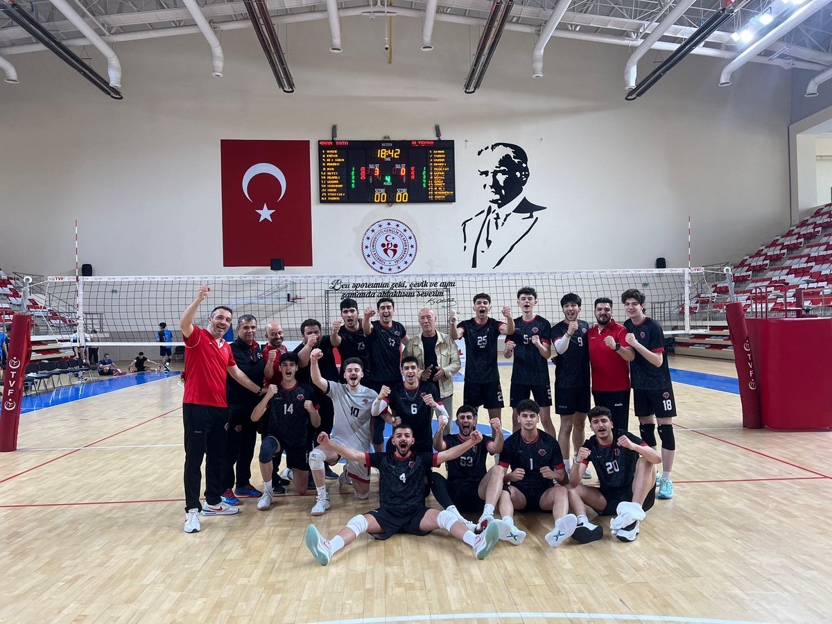 🏐Eskişehir’de oynanan Gençler Voleybol Türkiye Şampiyonası çeyrek final müsabakasında takımımız 3-0’lık skorla Altekma’yı mağlup etmiştir.

Takımımızı tebrik eder, başarılarının devamını dileriz👏🏻

#sportoto #sportotosk #sportotoskvoleybol