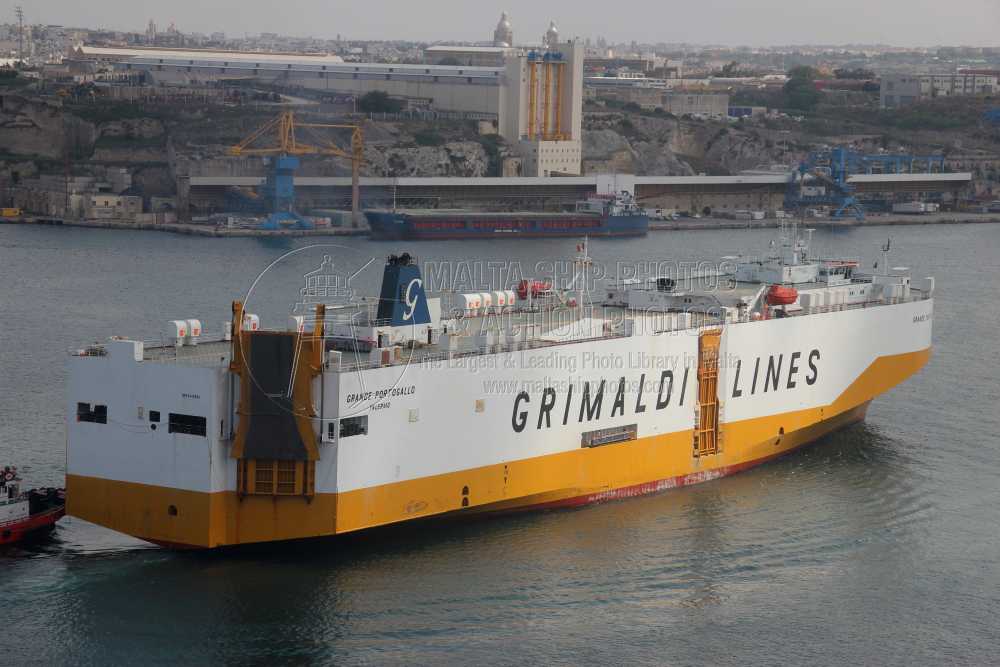 #GrimaldiLines #vehiclecarrier #GRANDE_PORTOGALLO #entering #grandharbourmalta - 26.06.2015- maltashipphotos.com - NO PHOTOS can be used or manipulated without our permission @GrimaldiLines