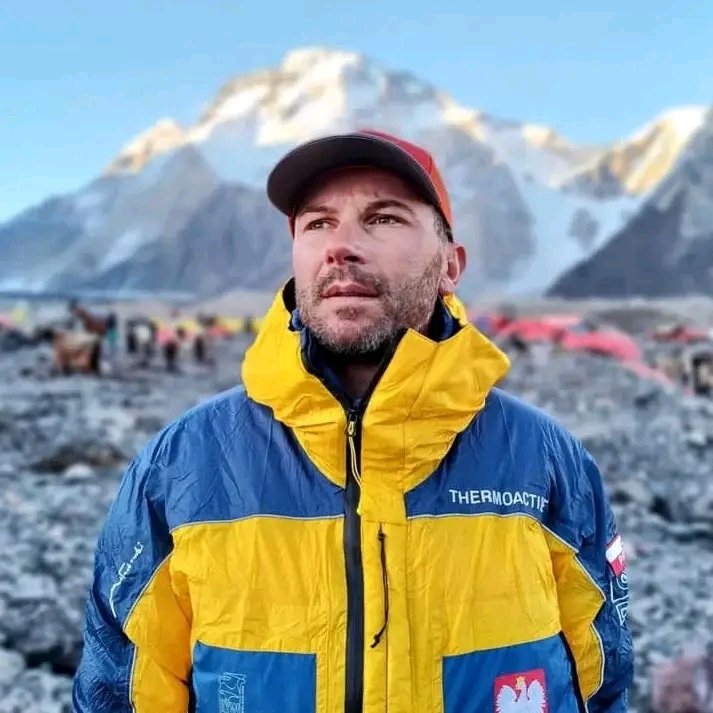 Piotr Jerzy Krzyzowski of Poland has set a remarkable record by becoming the 1st and fastest person to climb both Mt. Lhotse and Mt. Everest without supplemental oxygen, achieving this feat in just 1 day, 23 hours, and 22 minutes. Congrats from Skardu Expedition Treks and Tours!