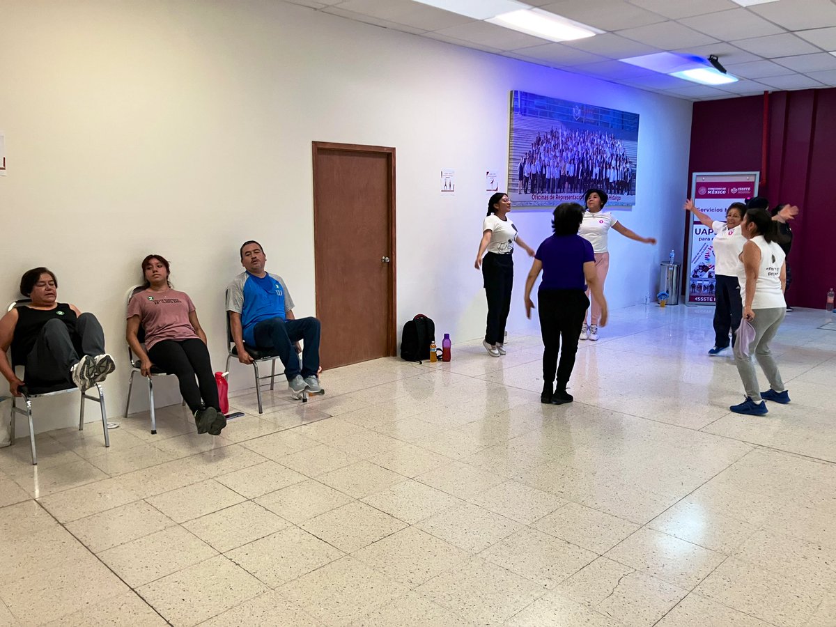 IsssteHidalgo's tweet photo. Una de las #21PrestacionesYServicios que ofrece el Instituto es el programa de fomento deportivo y para ello; en las Oficinas de Representación Estatal #IsssteHidalgo se lleva a cabo #ActívateFuncional, impulsando una vida saludable a través del ejercicio. https://t.co/gj2KVMtZAi