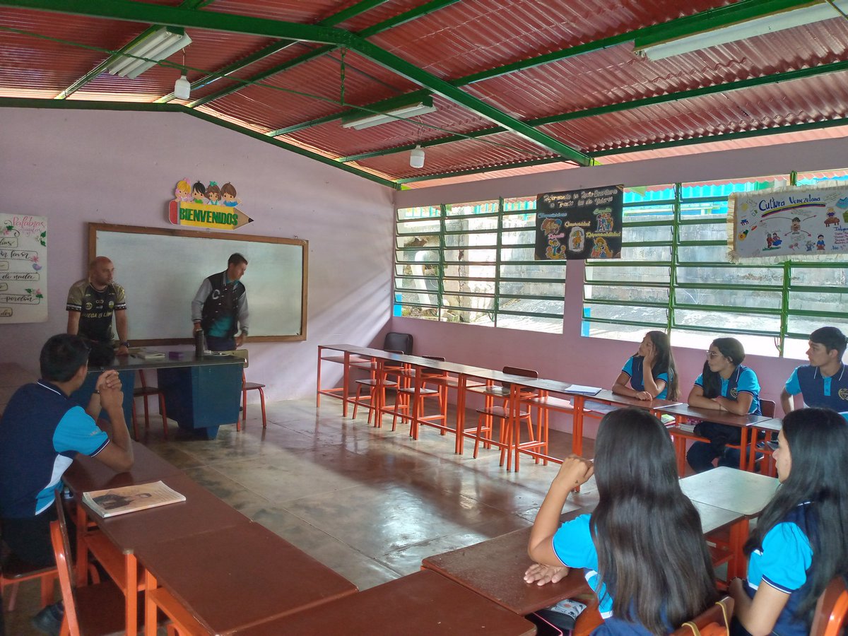 Visitamos la U.E.N Ana Ramona García en la Aldea Zaizayal, realizamos conversatorio con los Estudiantes de 5To Año sobre Educación Emocional 
<a href="/CDCE_Uribante/">CDCE URIBANTE</a> 
<a href="/CDCETachira/">CDCE Táchira</a> 
<a href="/codennat/">codennat</a> 
<a href="/Annydednna/">Dednna Táchira</a>