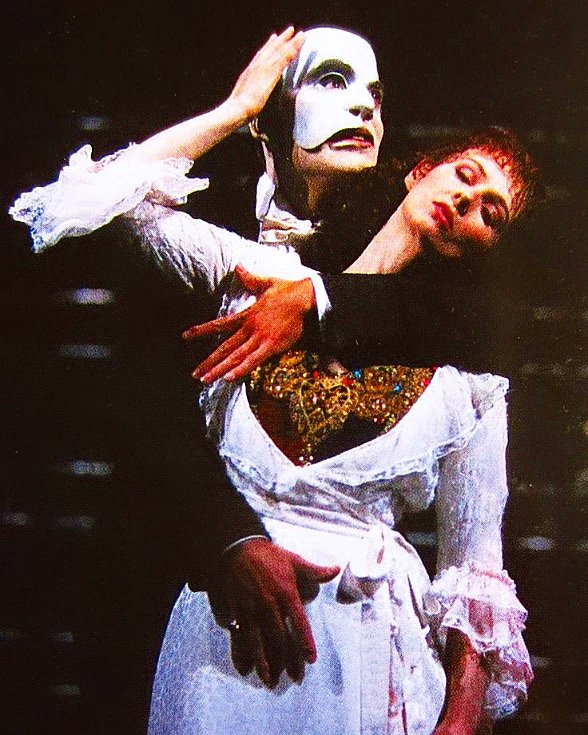 Ethan and Jill Washington - The Phantom of the Opera - West End 1995
#EthanFreeman #musical #musicals #musicaltheatre #musicaldarsteller
#thephantomoftheopera #phantomoftheopera Ethan Freeman