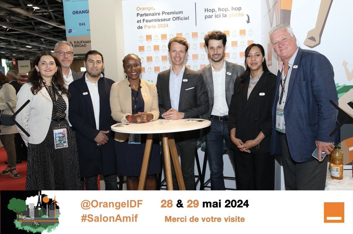 Quand on parle #InclusionNumérique sur le stand @OrangeIDF au #SalonAMIF @AMIF_asso avec @Ville2Montereau @jamescheron et @KarelleMbobda @Frederic_Le_Jan @Karinedussert @SylvieBeee