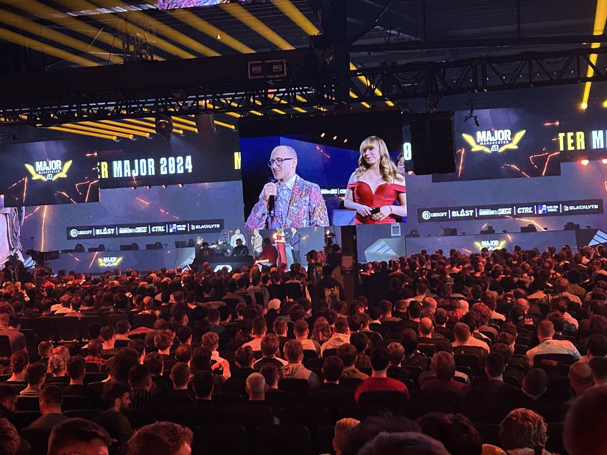 Emi | Fluke tweet media