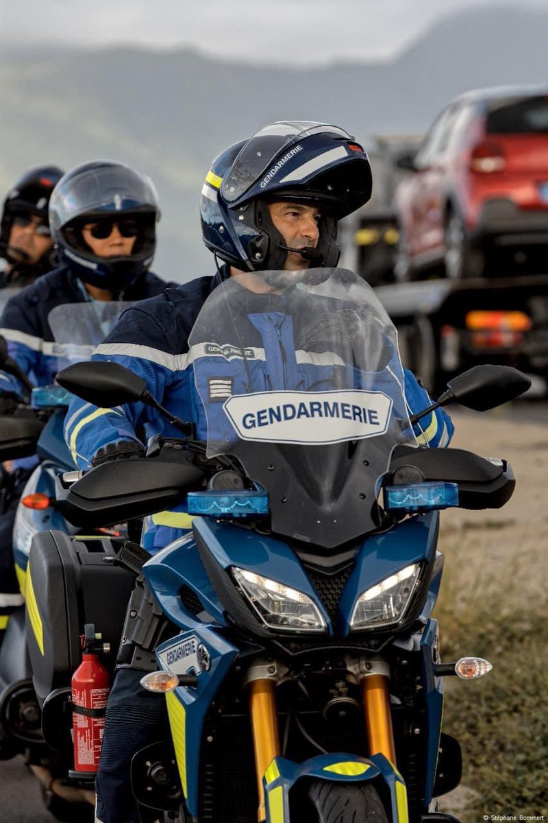 Jean-Christophe Bellomia incarnait les motards et l’esprit de corps des BMO…
Ici, une photo prise à La Réunion. Tout mon soutien à sa famille et ses camarades.

(Crédit photo Stéphane Bommert)

Loiret : Un gendarme tué et deux autres blessés après avoir été percutés par une