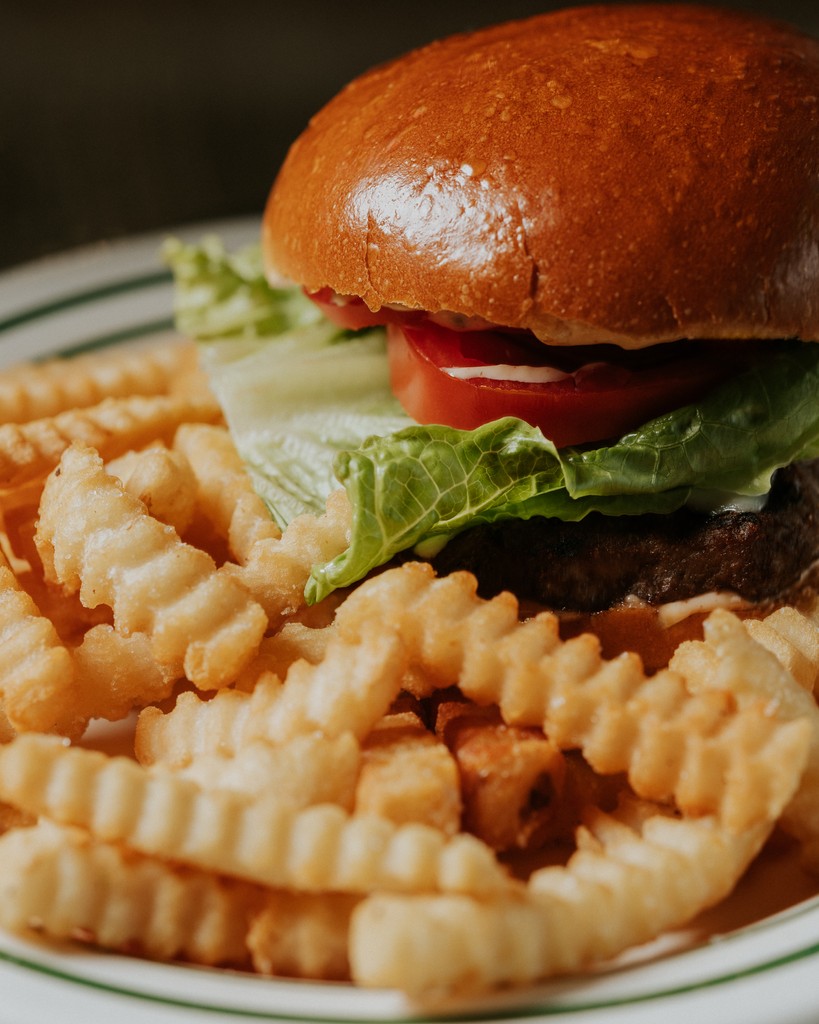 BakehouseSt's tweet photo. Our burger features a bun made fresh in-house, adding that perfect touch to every bite. Come savor the flavor at our bakery today!⁠
-⁠
#HBH #FreshBuns #BakeryBurger #DeliciouslyDifferent #BakeryFavorites https://t.co/Zn0r3kS30g