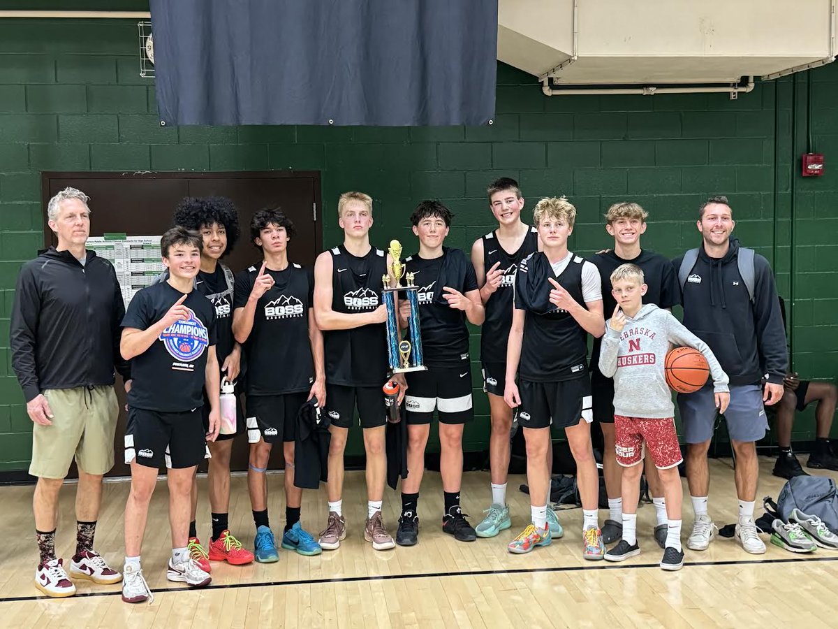 16U wins the @HoopSource1 Memorial Day Championship taking down the OC Magic 64-44. Matthew Tompkins (Summit) had 18pts and 13 rbs. Max Faulkner (Bend) had 13pts, Bryce Lowenbach (Crook County) had 11pts and 9 rbs and Foster Kettering (Summit) had 9 pts, 6 rbs @PrepHoopsOR