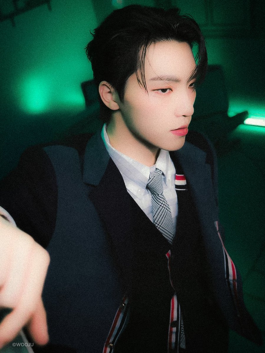 WOOJU024's tweet photo. 🍾
#디노 #DINO #세븐틴 
#SEVENTEEN #李灿 #ディノ https://t.co/BUjtLXDAgd