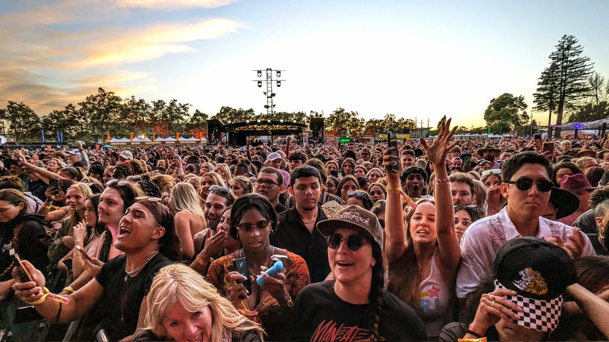 The sunset cruise at #bottlerock. <a href="/BottleRockNapa/">BottleRock Napa</a> <a href="/NorthBayNews/">The Press Democrat</a>