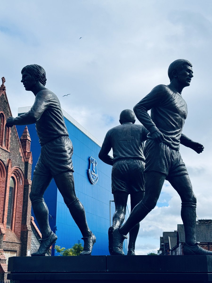 Up working in Liverpool for 36 hours. Passed these three great men and a Grand Old Lady on way home. #EFC