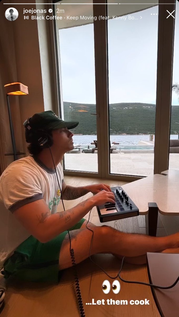 Joe Jonas keeps teasing new music!! Who’s excited?! 🤩