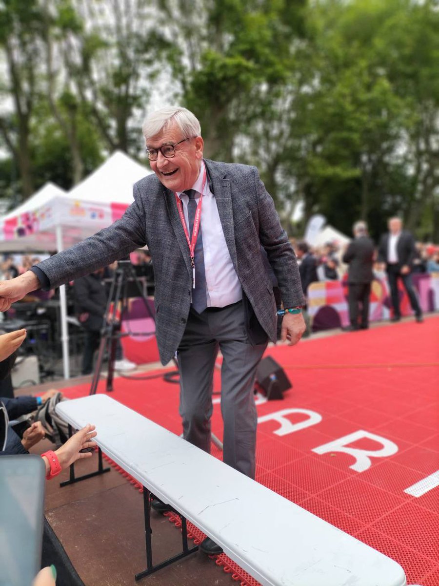 Que d’émotions à #Angers aujourd’hui ! Vous étiez plus de 25 000 pour célébrer le passage de la flamme olympique. 🔥 @Paris2024