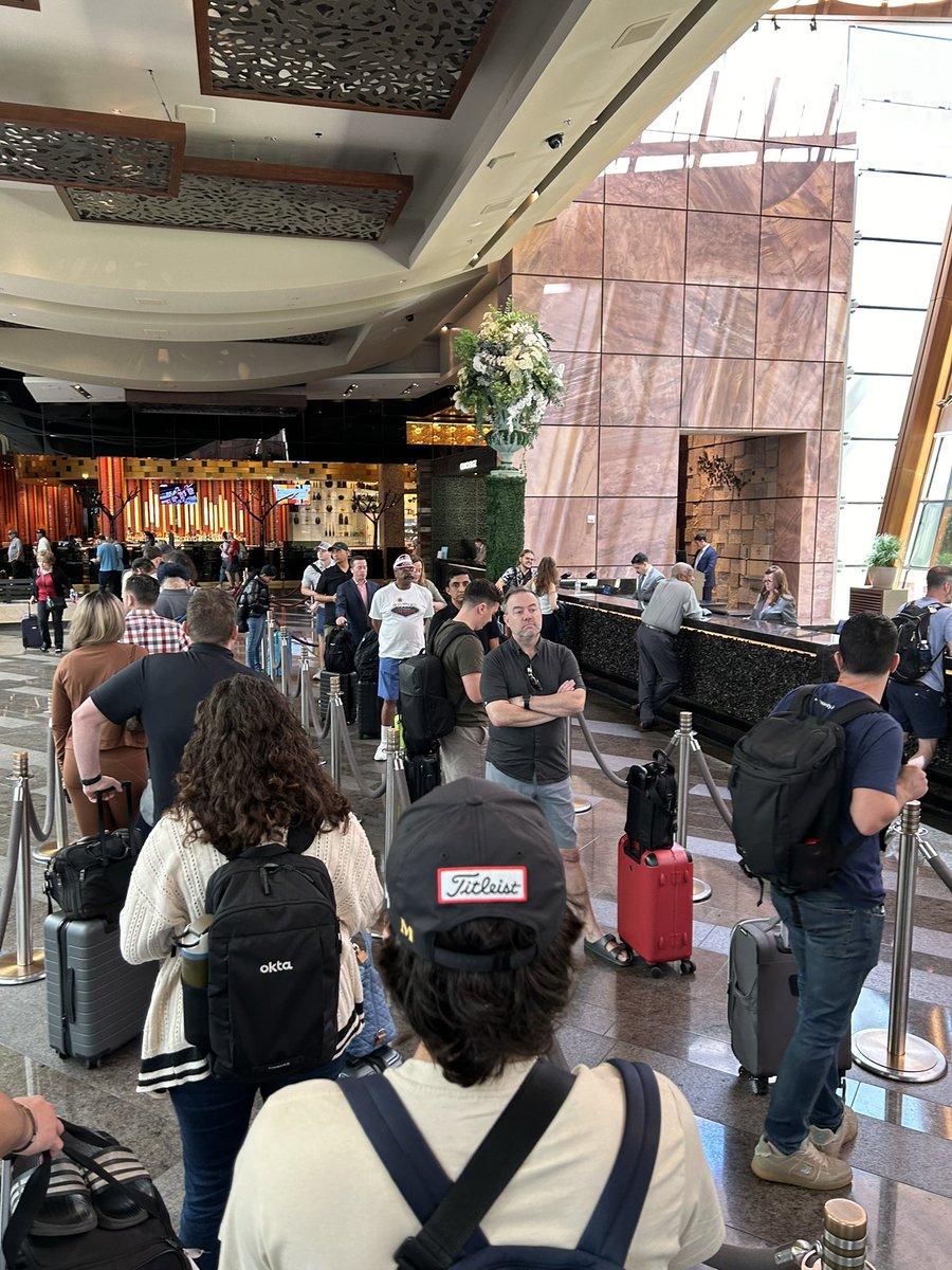 𝙲𝚑𝚛𝚒𝚜 𝙾𝚕𝚒𝚟𝚎 tweet media