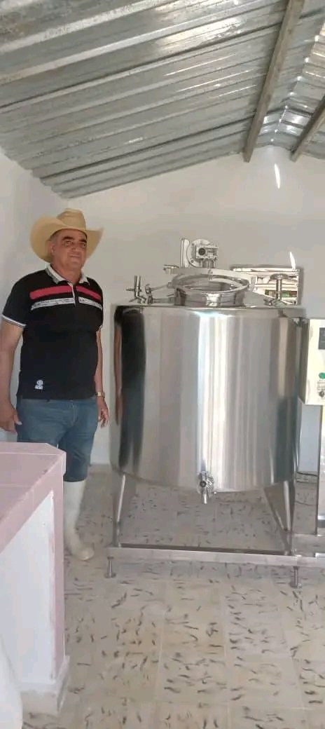 #AnapSanctiSpíritus Recientemente quedó inaugurado el termo para depósito de leche vacuna,  en la CCS Julio A. Mella para el productor Yoel Meneses Palmero, nos  permitirá convertir el queso en leche fluida.#AnapCuba