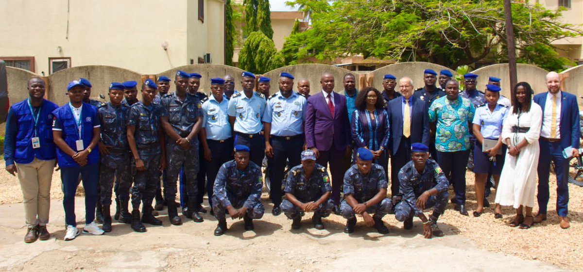 Ce 28 Mai, l’OIM Benin a remis en partenariat avec @AmbAllBenin un lot d’équipement à @gouvbenin. Cette contribution, financée par @GermanyDiplo sera déployée au Commissariat frontalier de Kabo pour renforcer les capacités opérationnelles des officiers. @UNBenin @IOMROWCA
