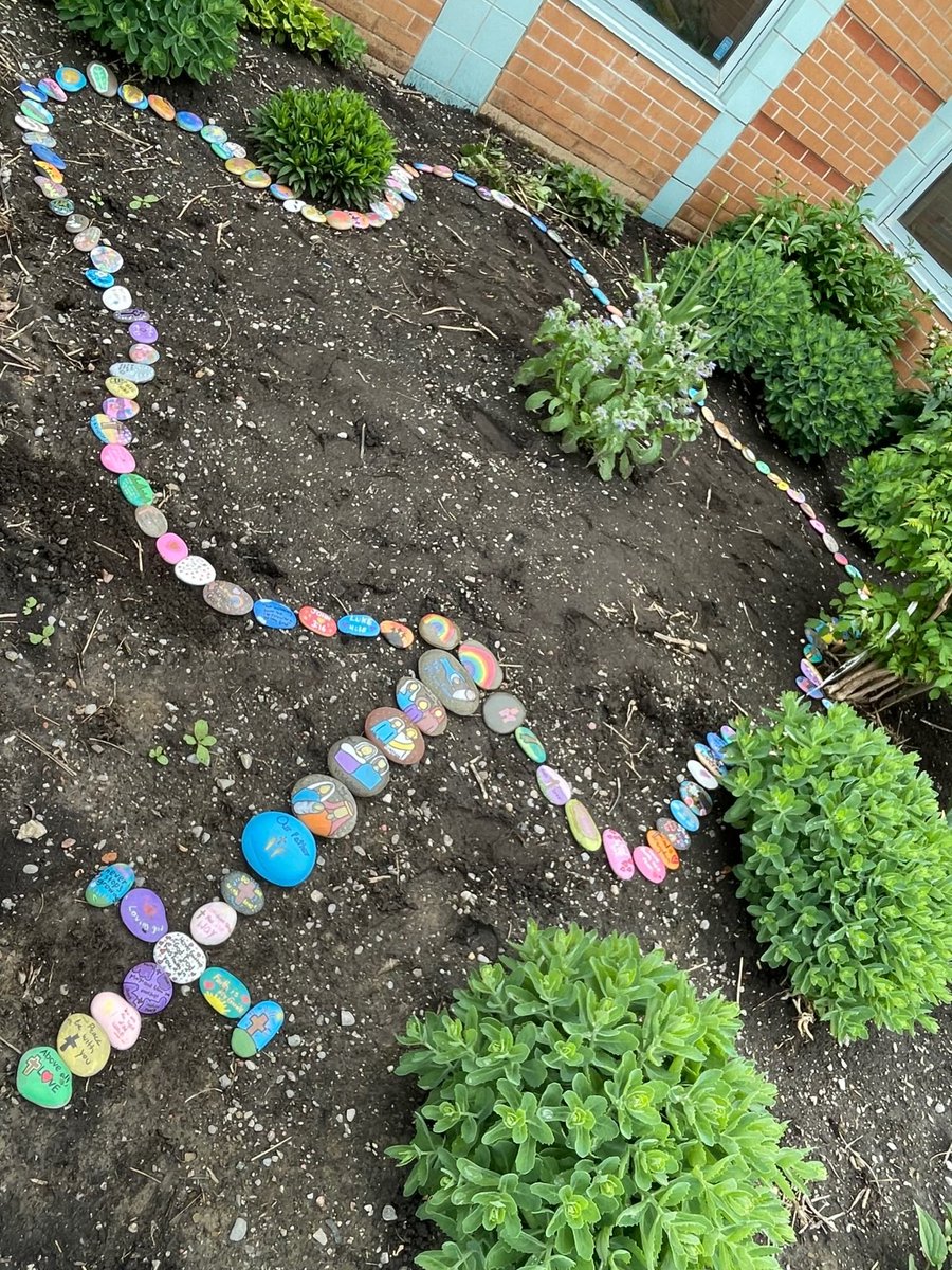 Our rosary rock garden is complete….up next, planting ⁦@AngelaGrella⁩ ⁦@WigstonJennifer⁩ ⁦@iafrate_j⁩ ⁦@YCDSB⁩