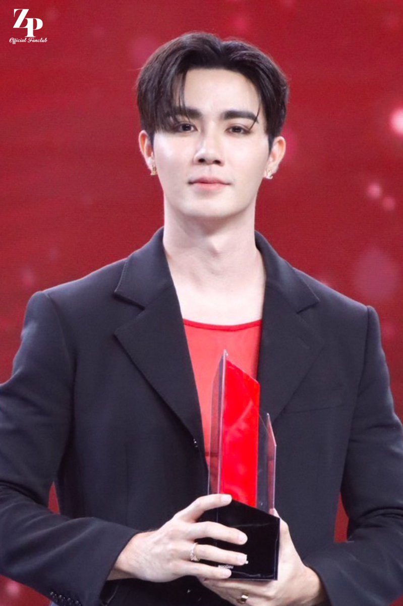 ZeePruk_OFC's tweet photo. 𝑪𝒐𝒏𝒈𝒓𝒂𝒕𝒖𝒍𝒂𝒕𝒊𝒐𝒏𝒔! 🎉
คนเก่งของพวกเรา 💙

#ซีพฤกษ์นักแสดงยอดนิยม 

🌊 @zee_pruk ☀️
#ZeePruk #Zunshine https://t.co/xWYP2boLD1