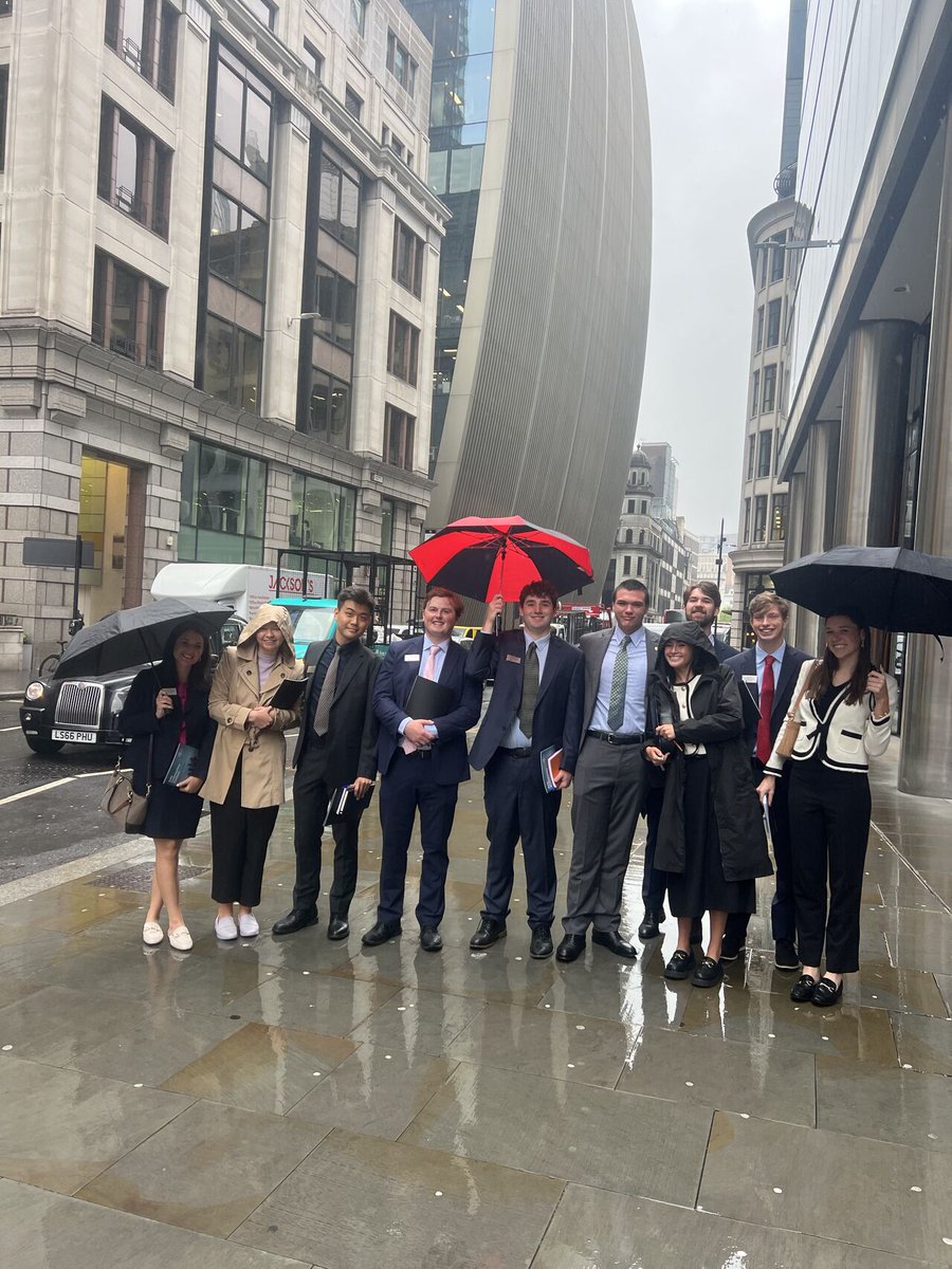 Our RMIN Dawgs kicked off the 4th Annual London Insurance Market Study trip with a tour of historic @LloydsofLondon last week - as program director Jennifer Atkinson lead a select group of junior and senior RMIN majors on a tour of firms throughout the district! Go Dawgs!