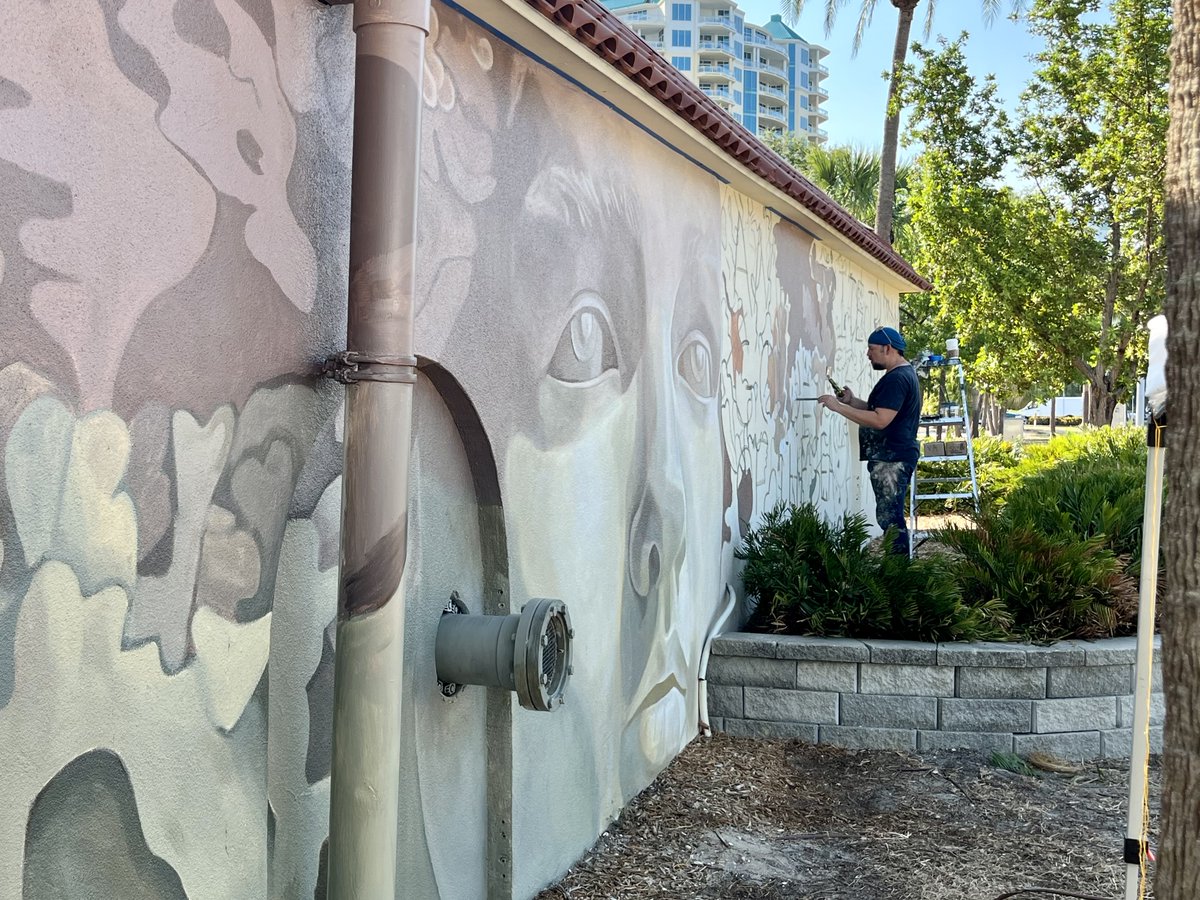 Our newest mural, located off U.S. 41 between Ringling Blvd. and Main St., is coming along nicely! Local artist Truman Adams has been hard at work creating this artwork of Greek goddess Amphitrite.

Want to learn more about public art in Sarasota? Visit sarasotafl.gov/our-city/publi…