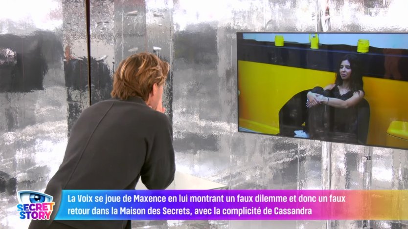 L'éxagération des images de Cassandra dans la pièce secrète. Comment tu peux croire que c'est réel et que ce sont de vraies images ? Jeu d'acteur en carton pate. #SecretStory