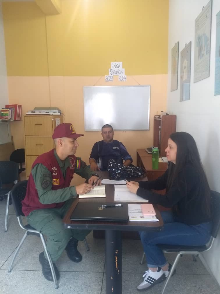 Visita del Funcionario De la Guardia del Pueblo al servicio de la Defensoría Educativa. 
<a href="/CDCETachira/">CDCE Táchira</a> 
<a href="/CDCE_Uribante/">CDCE URIBANTE</a> 
<a href="/codennat/">codennat</a> 
<a href="/Annydednna/">Dednna Táchira</a>