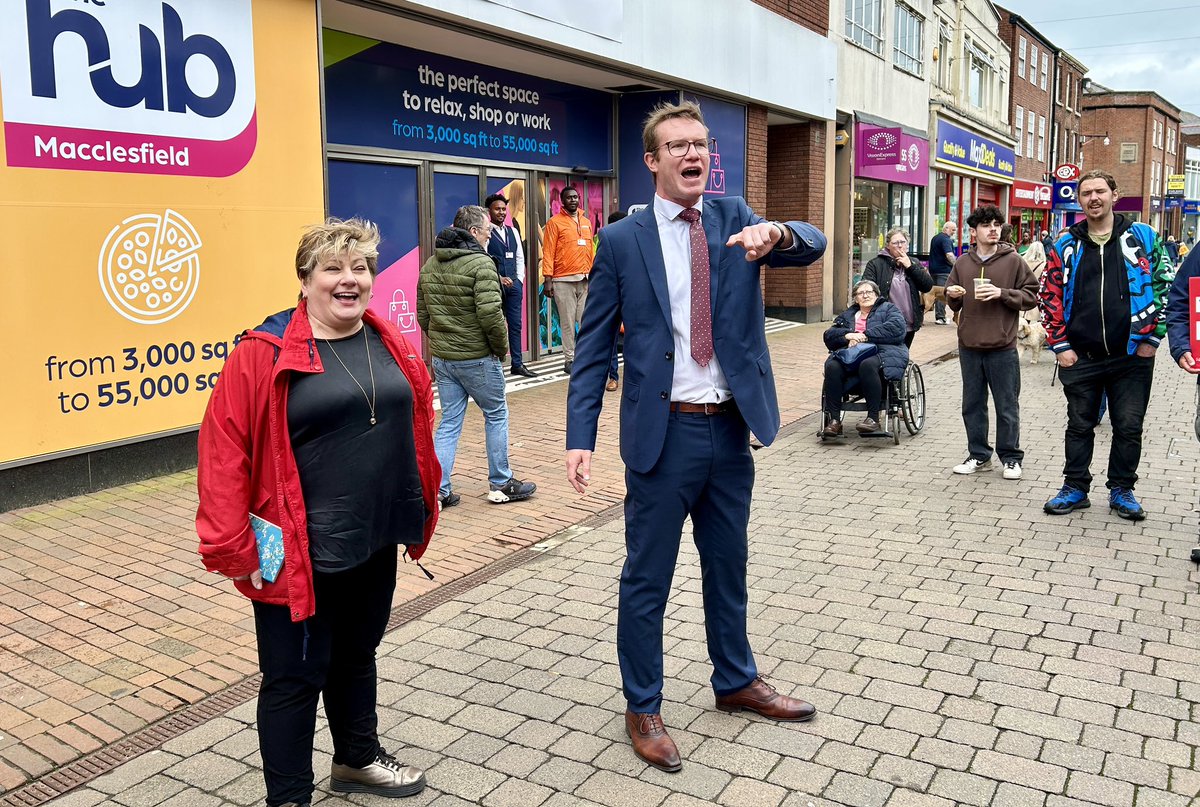 Great to join @Tim_Roca as  @EmilyThornberry helped launch Tim’s campaign centre in Macclesfield today.  

@NavPMishra and I were pleased to help out on the #LabourDoorstep Huge support for a local candidate who will fight for Macclesfield 🌹