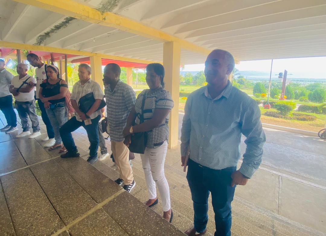 PierreCorella's tweet photo. Inicia Seminario Provincial de Directivos de Preuniversitario en la Provincia con sede en el IPVCE donde nuestro proyecto andando les brinda la bienvenida. https://t.co/J7P4RW8tRB