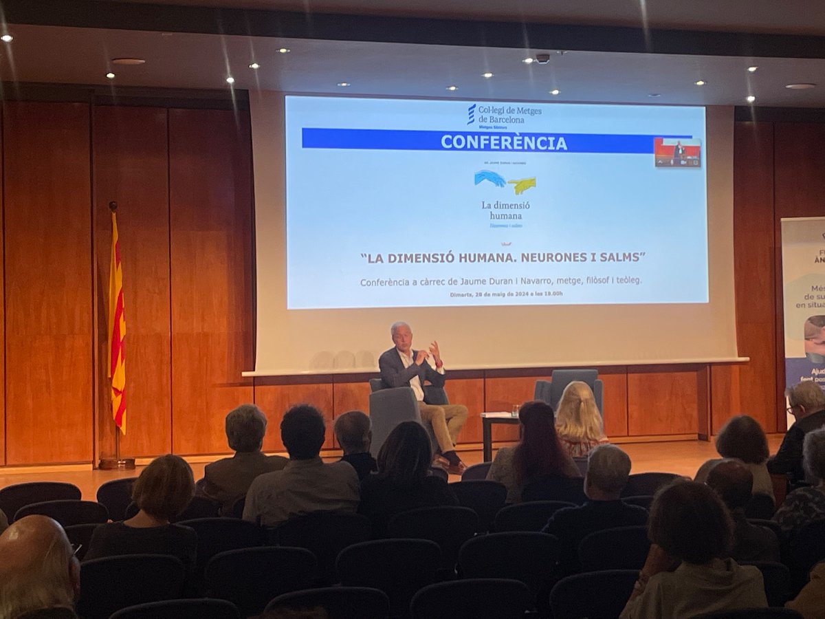 LlibreriaClaret's tweet photo. 📚 Comença la presentació del llibre ‘La dimensió humana’ al @COMBarcelona 

👉 El metge i teòleg Jaume Duran explica la seva visió sobre els origens i les perspectives sobre la concepció de l’ésser humà

🔗 Troba el llibre aquí: https://t.co/lwLa7g7uir https://t.co/GQPDoZtjjk