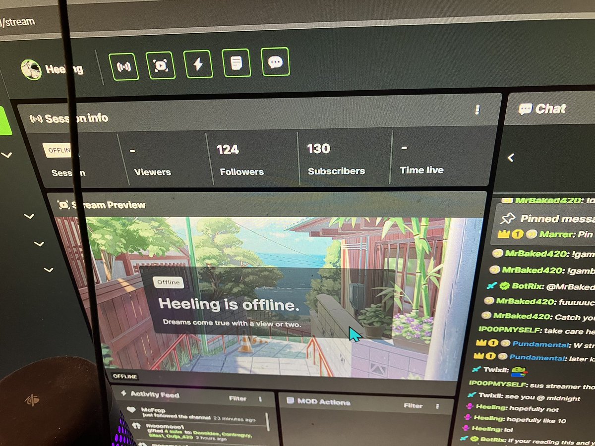 He3ling_'s tweet photo. No sponsership deals, no advertising, no YouTube channel, no tick tok, strictly going live and word of mouth: more subs then followers :) https://t.co/z3JYO6kgyh