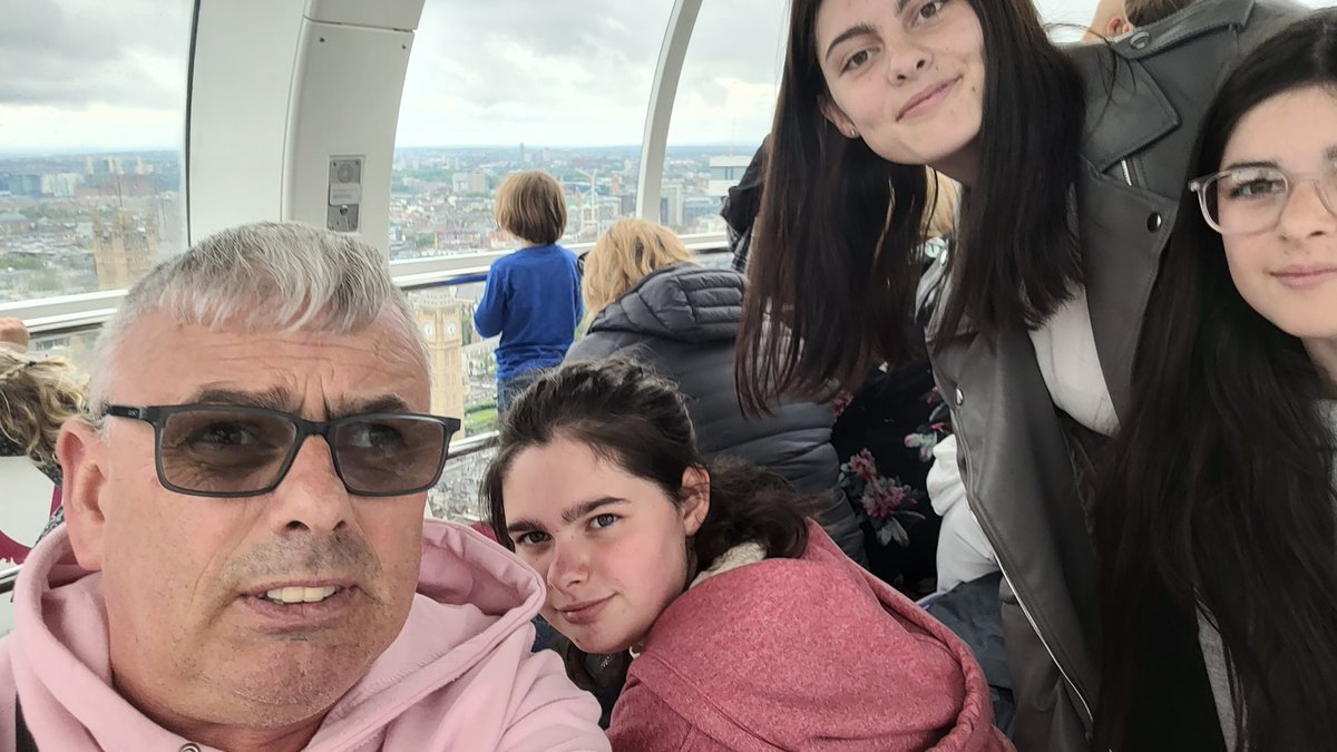 After May visits to London and only getting as far as the entrance to the Eye , today we all plucked up the courage to take the ride @alissahughes014 @AdaJarrow @kasiahughes #LondonEyeDoneIt