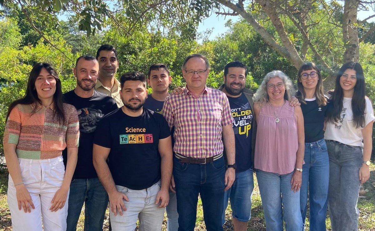 Enrike7087's tweet photo. A great collaboration visit from researchers of @CLECEM_UV in the @FITRACE_UIB  group with Manuel Miró and the rest of the team. Thank you for your hospitality and all the effort during these days. We hope to return soon and look forward to welcoming you here whenever you wish. https://t.co/AsQgLKNW5R