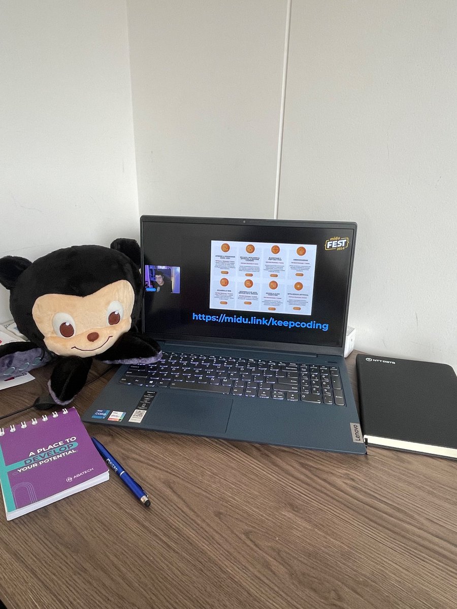 lpfalcon99's tweet photo. Acá disfrutando de la #MiduFest con mi Octocat ❤️ https://t.co/OFeogDsjSj