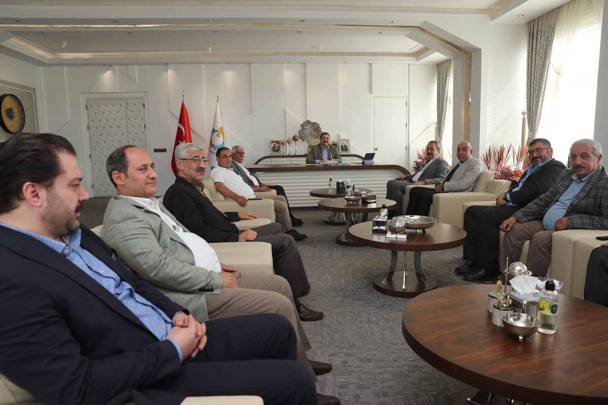 Yönetim Kurulu Başkanımız <a href="/mehmetkayastb/">Mehmet Kaya</a> ve Meclis Üyelerimiz, Haliliye Belediye Başkanı <a href="/mcanpolatnet/">Mehmet CANPOLAT 🇹🇷</a> ’ı makamında  ziyaret ederek, hayırlı olsun dileklerinde bulundular.