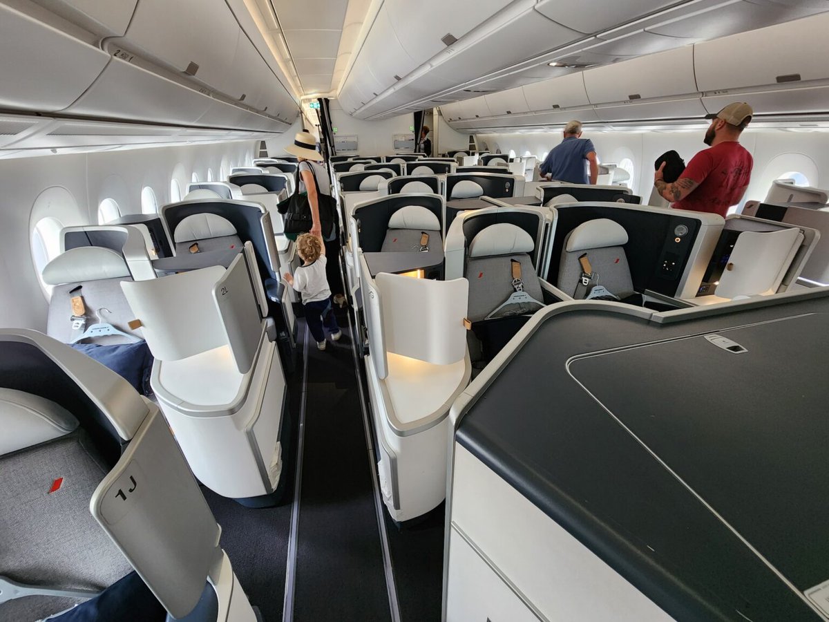 TripPlusTravel's tweet photo. Very excited to fly @airfrance @skyteam business class on @Airbus Airbus A350 from Paris to Dallas!! ^Randy #airfrance #skyteam #businessclass #airbus #a350 #paris #cdg #dallas #dfw #travelphoto #tripplus https://t.co/HSlo8KEQBm