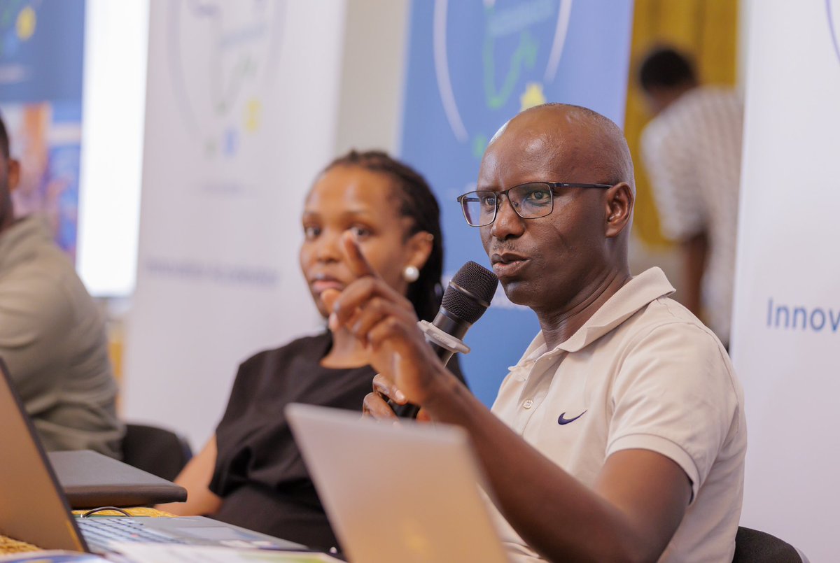 Ukundwanase Violet, Mudahemuka Jean De la Croix and Mudjariwa Emmanuel, a trio of young Innovators, presented their project 'Hora Youth Network', which is one of the few online comic stores in Rwanda designed for mental health and wellbeing for those in need.

#iAccelerator6