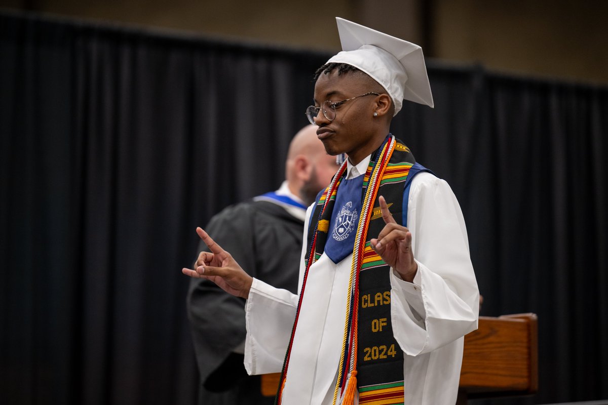 AcademiesofLou tweet media