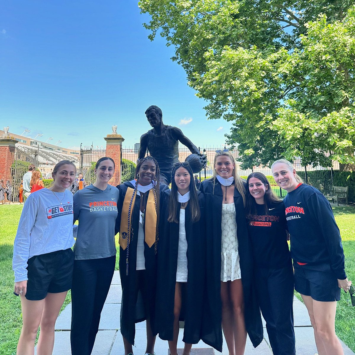 our amazing senior class are officially GRADUATES 🥹🎓

thank you, class of 2024 🧡🖤

#GetStops🐯🏀