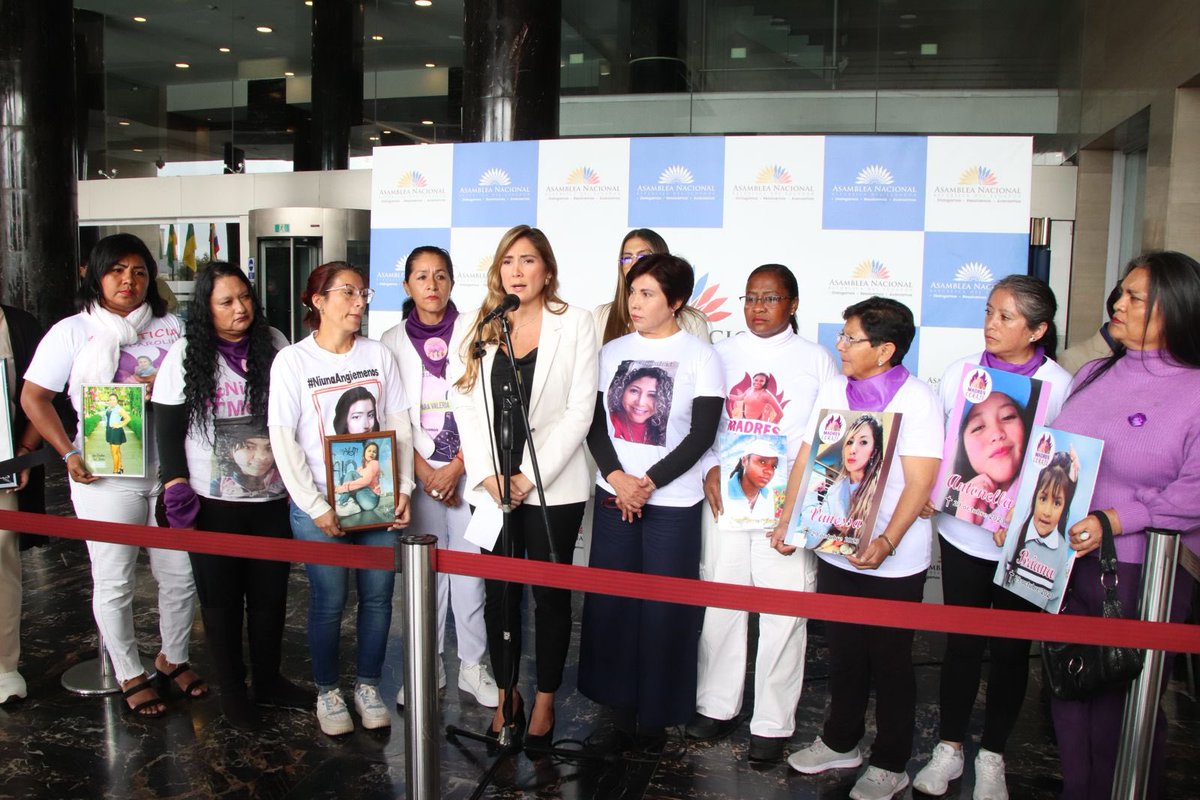 dallyanapass's tweet photo. Durante 4 años hemos trabajado con las madres de las víctimas y especialistas en la #LeyReparaciónFemicidios. Hoy la Asamblea Nacional deberá pronunciarse en favor de esas familias que buscan justicia, reparación y no repetición. https://t.co/zeC9fvEG7W