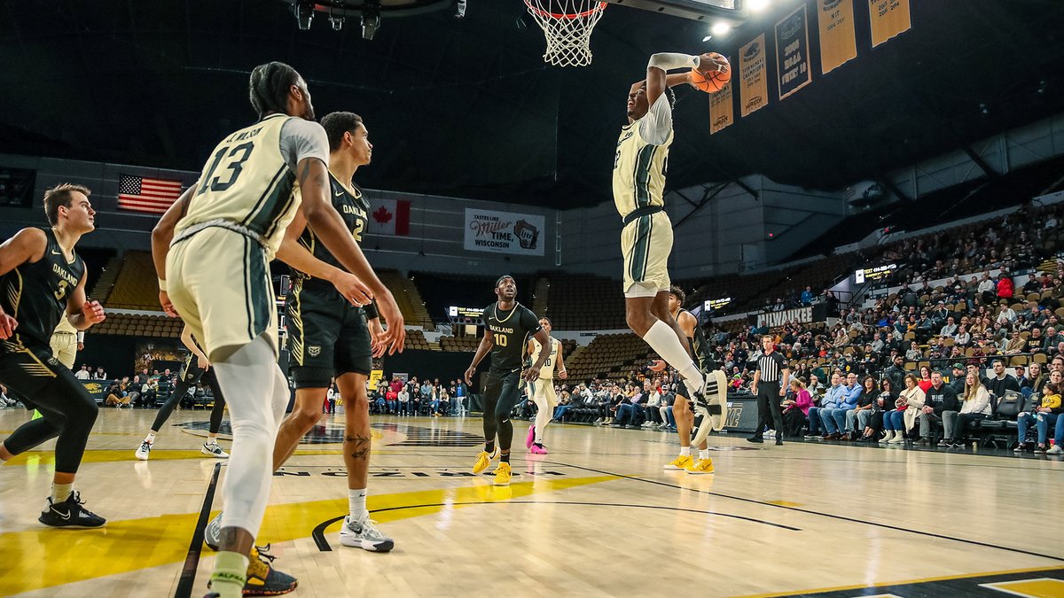 David Go (@dgo151) on Twitter photo With nearly half the <a href="/MKE_MBB/">Milwaukee Men's Basketball</a> roster coming through the JUCO ranks, I took a deep dive into the crazy world of junior college basketball.
My latest for <a href="/theuwmpost/">The UWM Post</a> 👇
uwmpost.com/featured-sport… With nearly half the <a href="/MKE_MBB/">Milwaukee Men's Basketball</a> roster coming through the JUCO ranks, I took a deep dive into the crazy world of junior college basketball.
My latest for <a href="/theuwmpost/">The UWM Post</a> 👇
uwmpost.com/featured-sport…