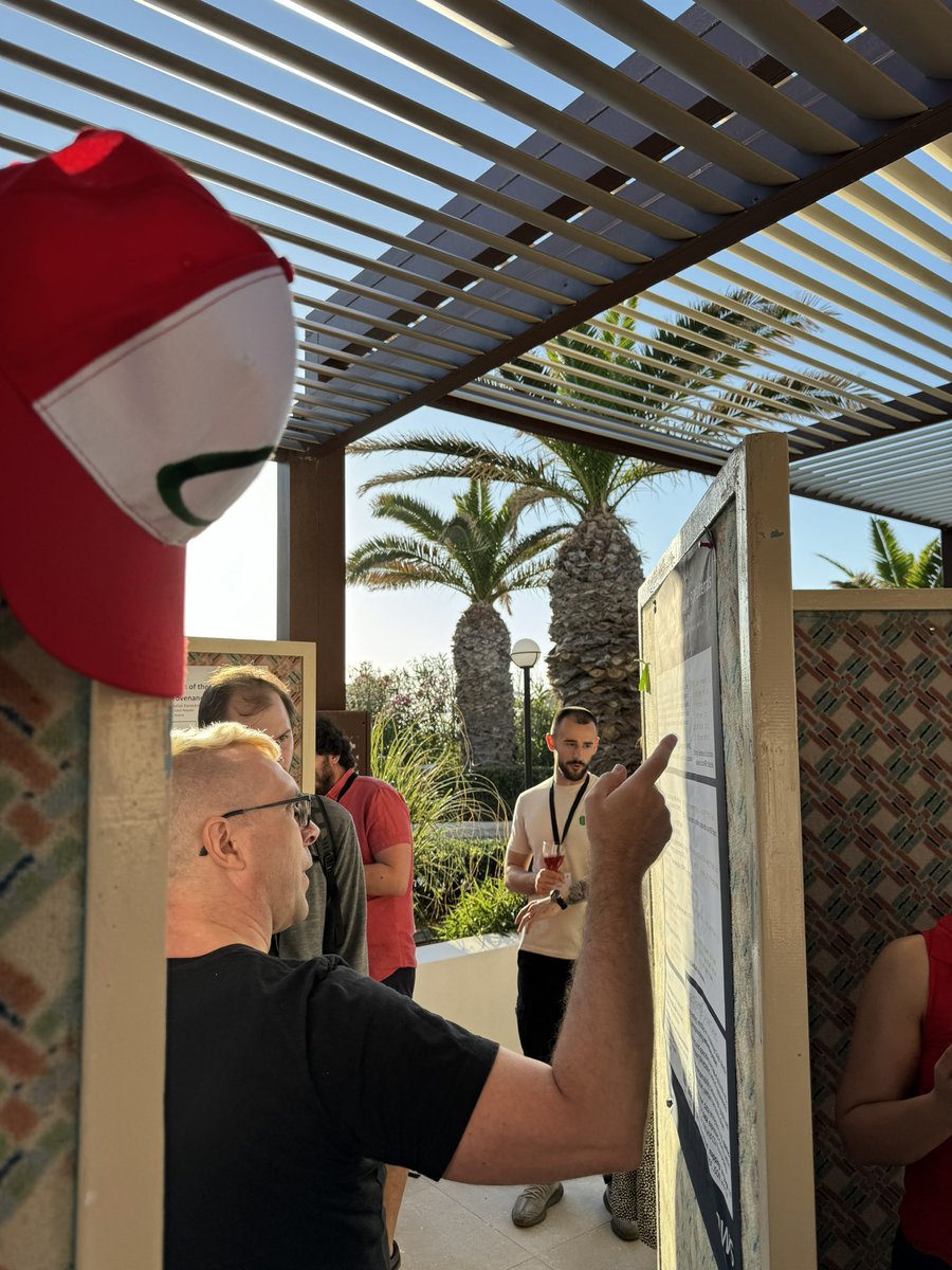 The poster session is running 😍 Have fun everyone ☀️ And don’t forget to refresh yourself 🍷🍺
#eswc2024