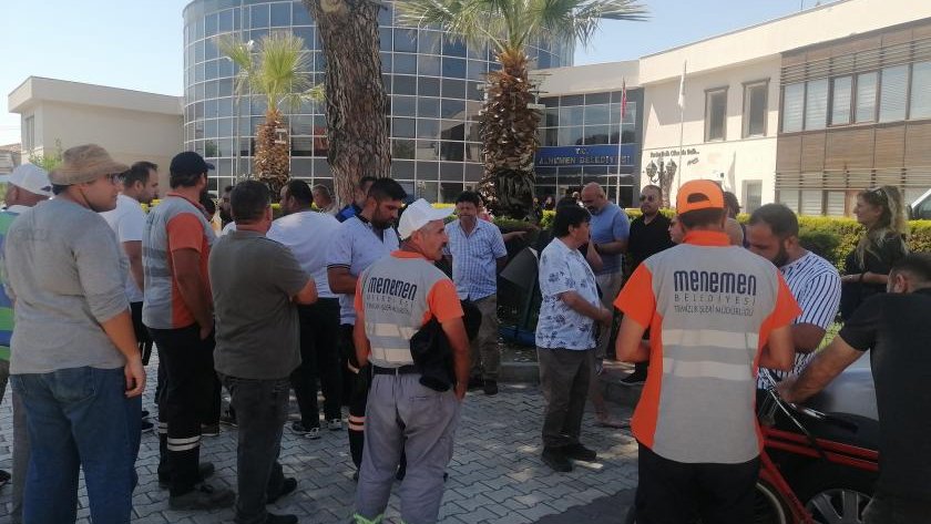 Menemen Belediyesi'nde 400 İşçi İşten Atıldı: 31 Mart seçimlerinde AKP'nin kazandığı Menemen Belediyesi'nde bugün 375 işçinin daha işine son verildi.