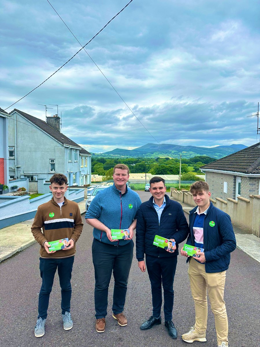 Good to join Nelius Cotter on the campaign trail in Mitchelstown. Nelius is a first-candidate for @Corkcoco & President our party’s youth wing, @OgraFiannaFail. #Mitchelstown @fiannafailparty @Nelius_Cotter