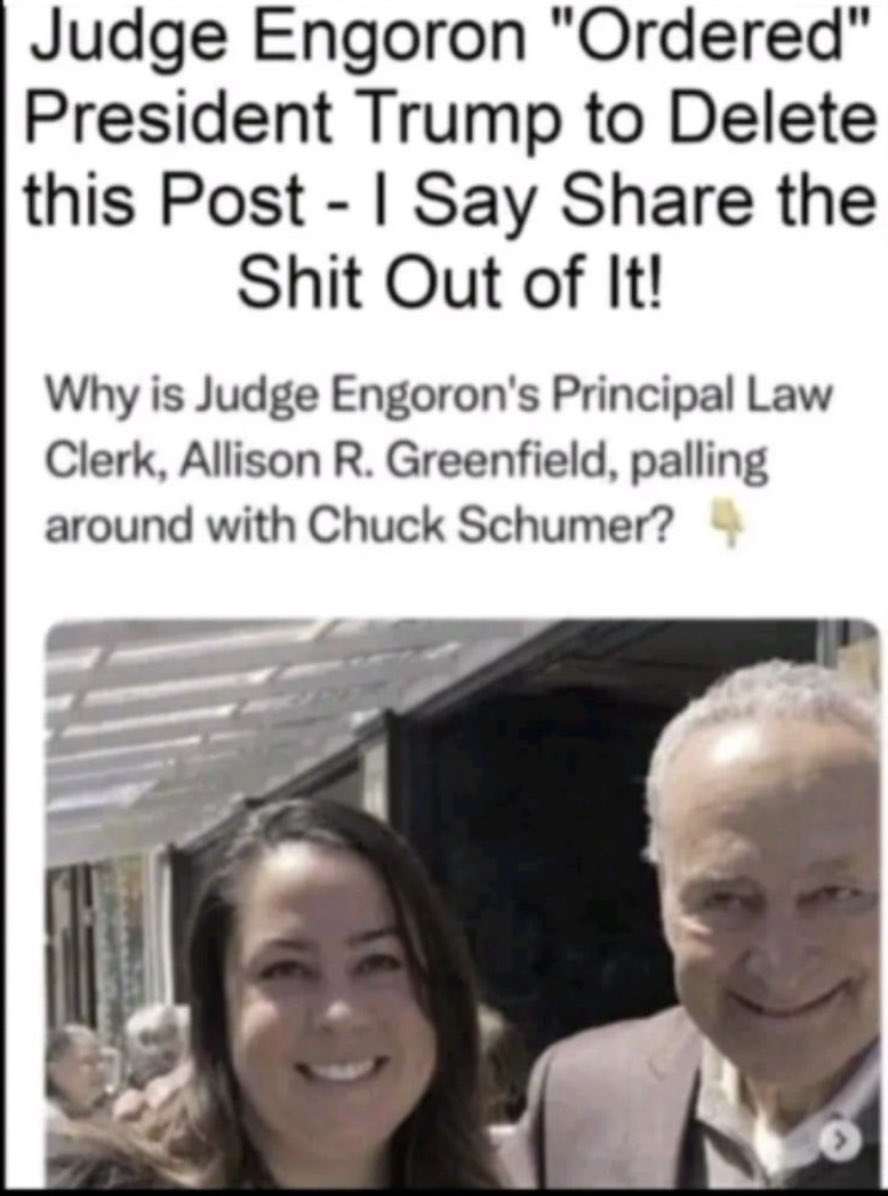 Judge Merchan’s daughter looks really cozy with Chuckles 🤡⁦@SenSchumer⁩! 
Share this so others can see this! 🤬 #ShamBogusTrial 
#ElectionInterference 🤬